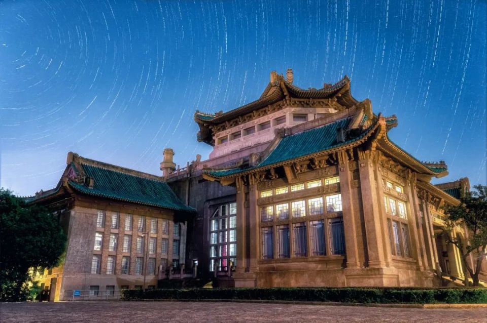 考试工作人员,社会其他人员在武汉大学组织的普通本科招生考试(考核)