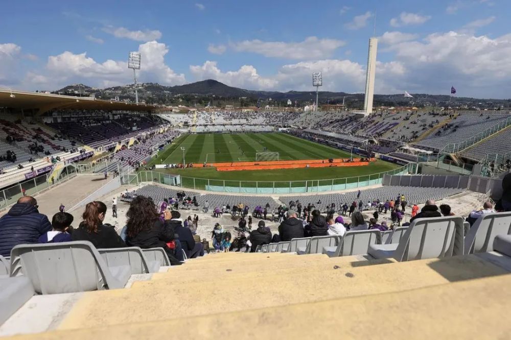 2岁多,她曾在博洛尼亚,圣马力诺,切塞纳和雷焦艾米利亚等几个城市看过