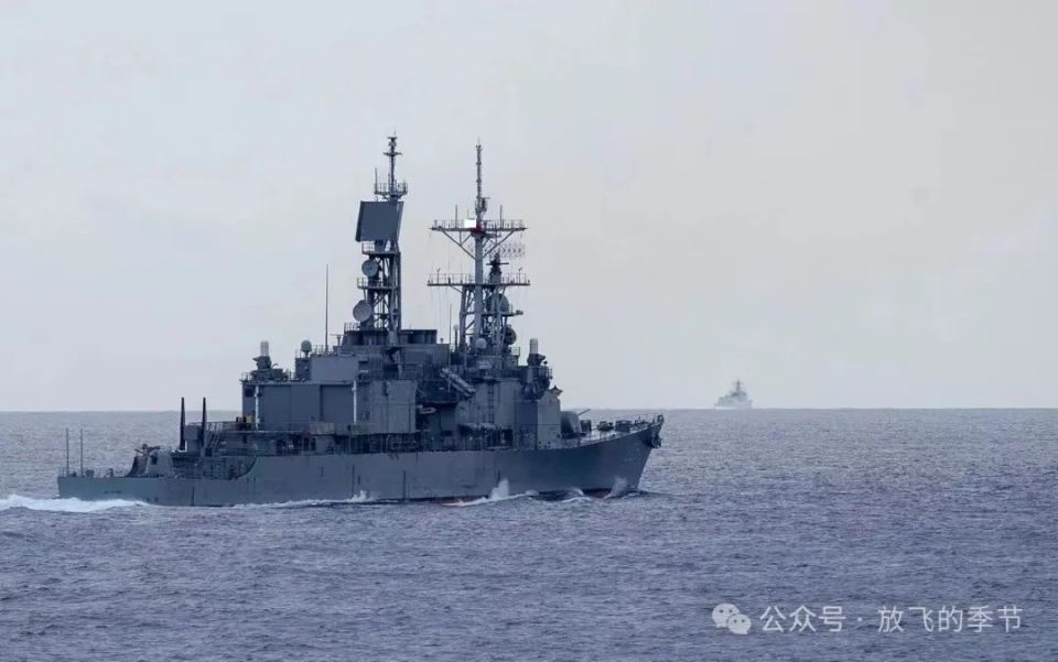 153西安舰与1805马公舰，两岸驱逐舰罕见同框，两者不同时代产物_腾讯新闻