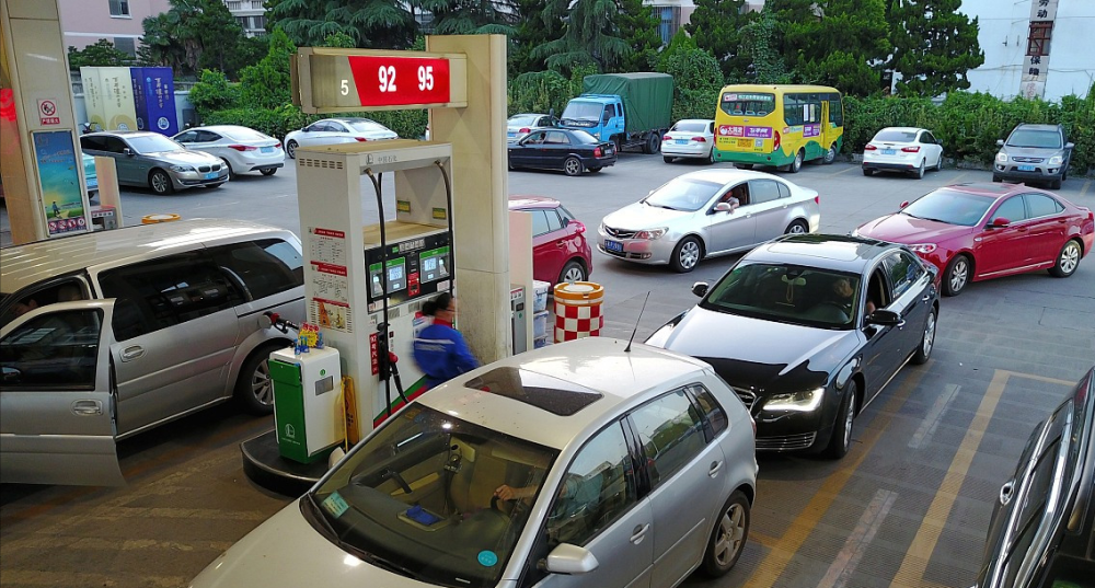 油价大变脸1月5日加油站最新92号汽油0号柴油猪价如何