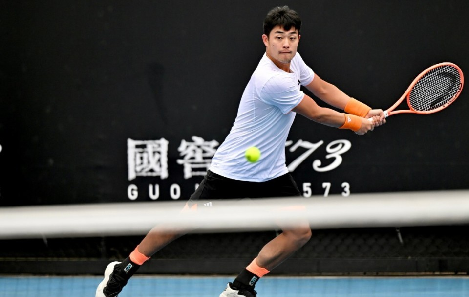 吴易昺两盘横扫晋级,顺利跻身第2轮