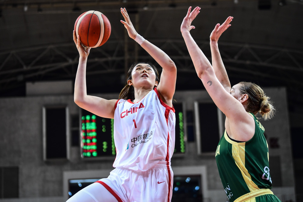 篮球——中澳女篮热身赛:中国队不敌澳大利亚队