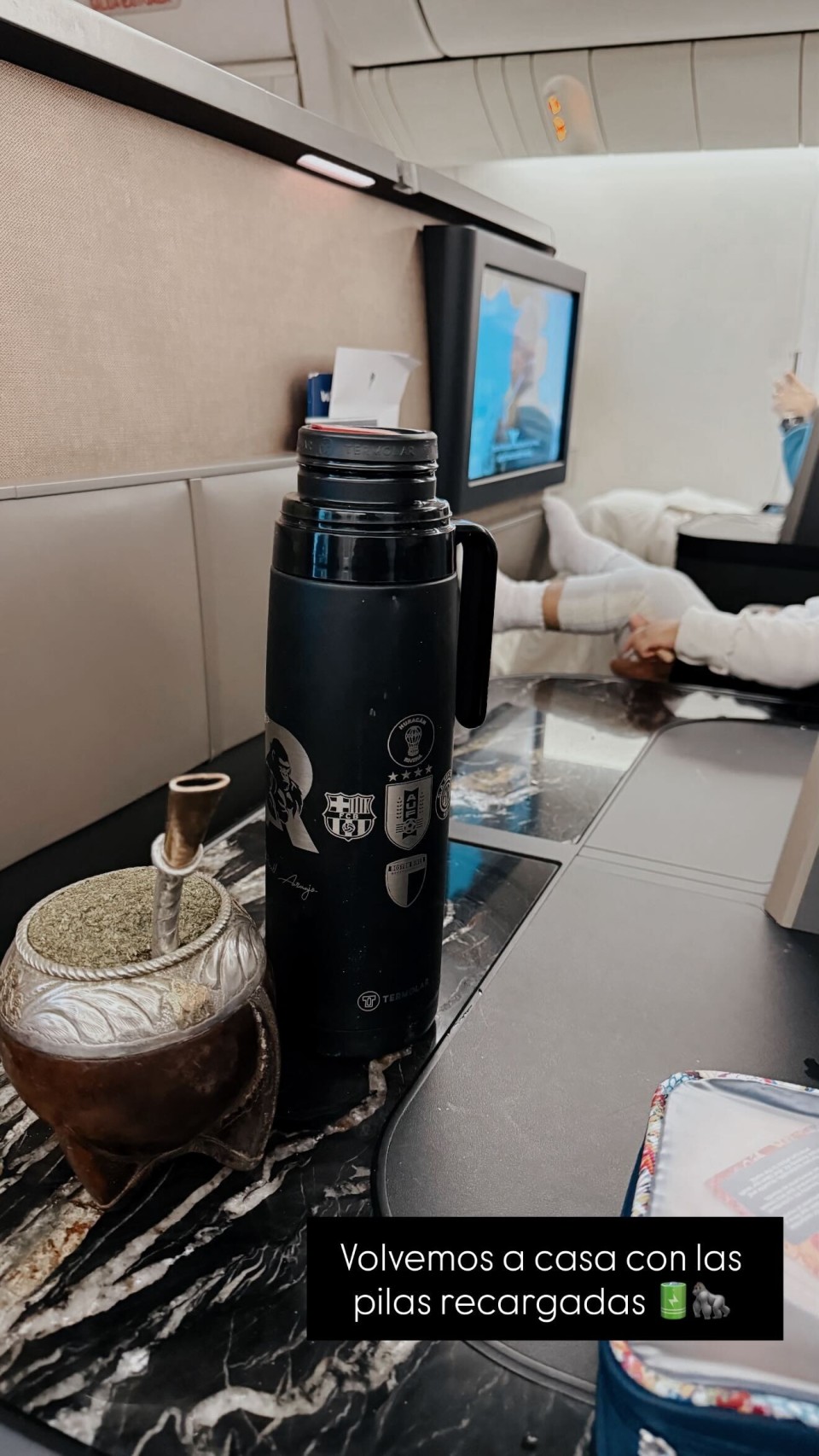 世体：阿劳霍已回到巴塞罗那，表态希望提前两周开始训练_1