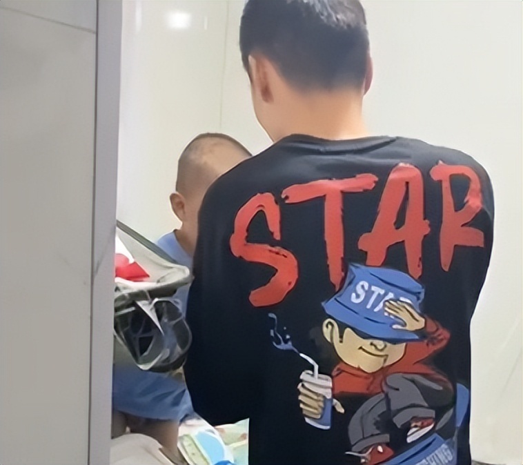 3岁男童被父亲单独留在租住车库3天万幸被邻居及时发现