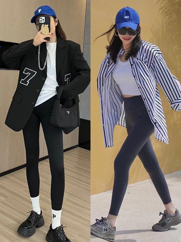 这才是"鲨鱼裤"的正确搭配思路,梨形身材也能穿出时尚感,好美_腾讯