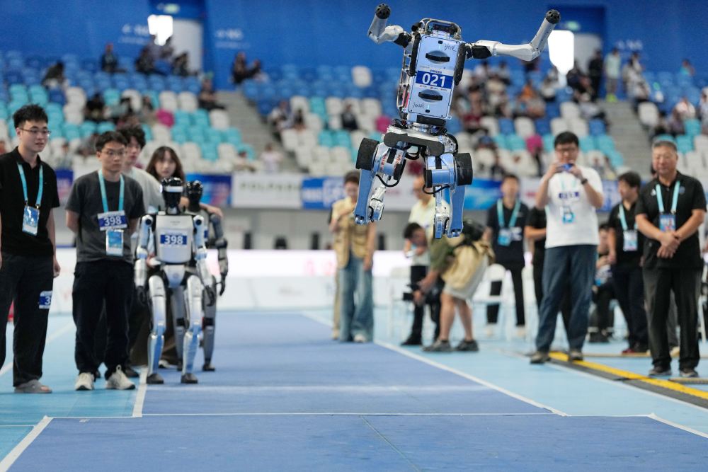 （体育）2026世界人形机器人运动会赛况(9)_腾讯新闻