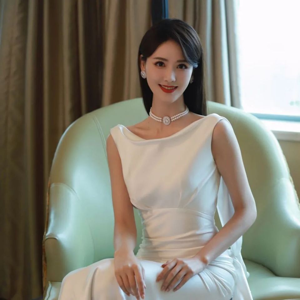 郴州籍央视主持人李丹为资兴捐款 :家乡加油!郴州加油!