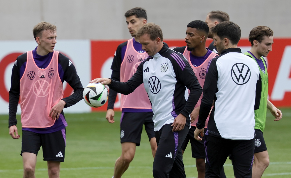 足球——德国队备战欧锦赛