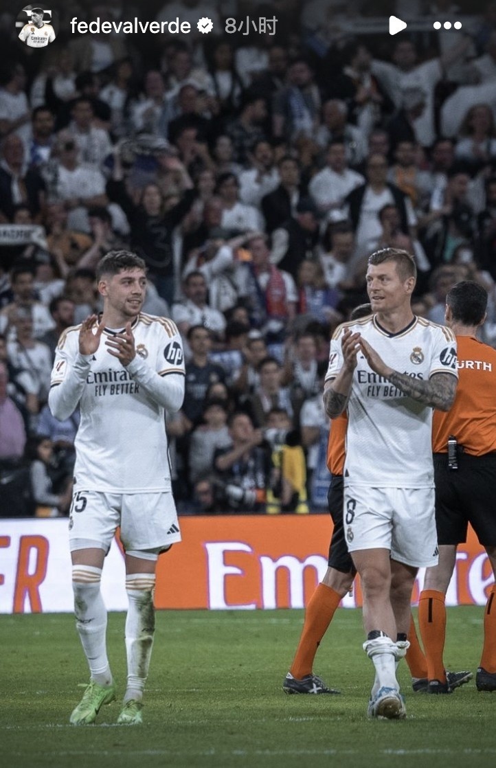 今天也是幸福的小82!巴尔韦德再晒与偶像克罗斯同场合影_腾讯新闻