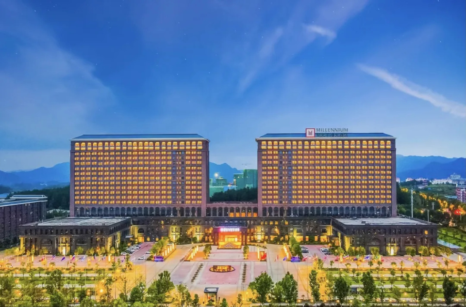 02遵义开元名都大酒店遵义开元名都大酒店为双子楼建筑,占地面积5万