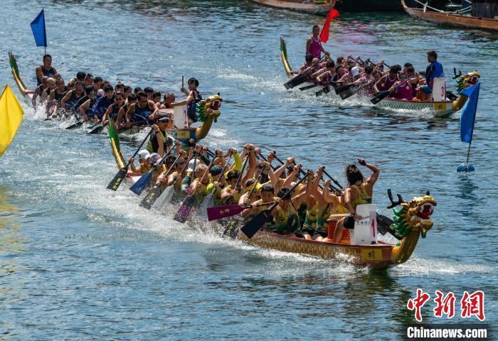 端午节香港仔举行龙舟赛等传统活动_腾讯新闻