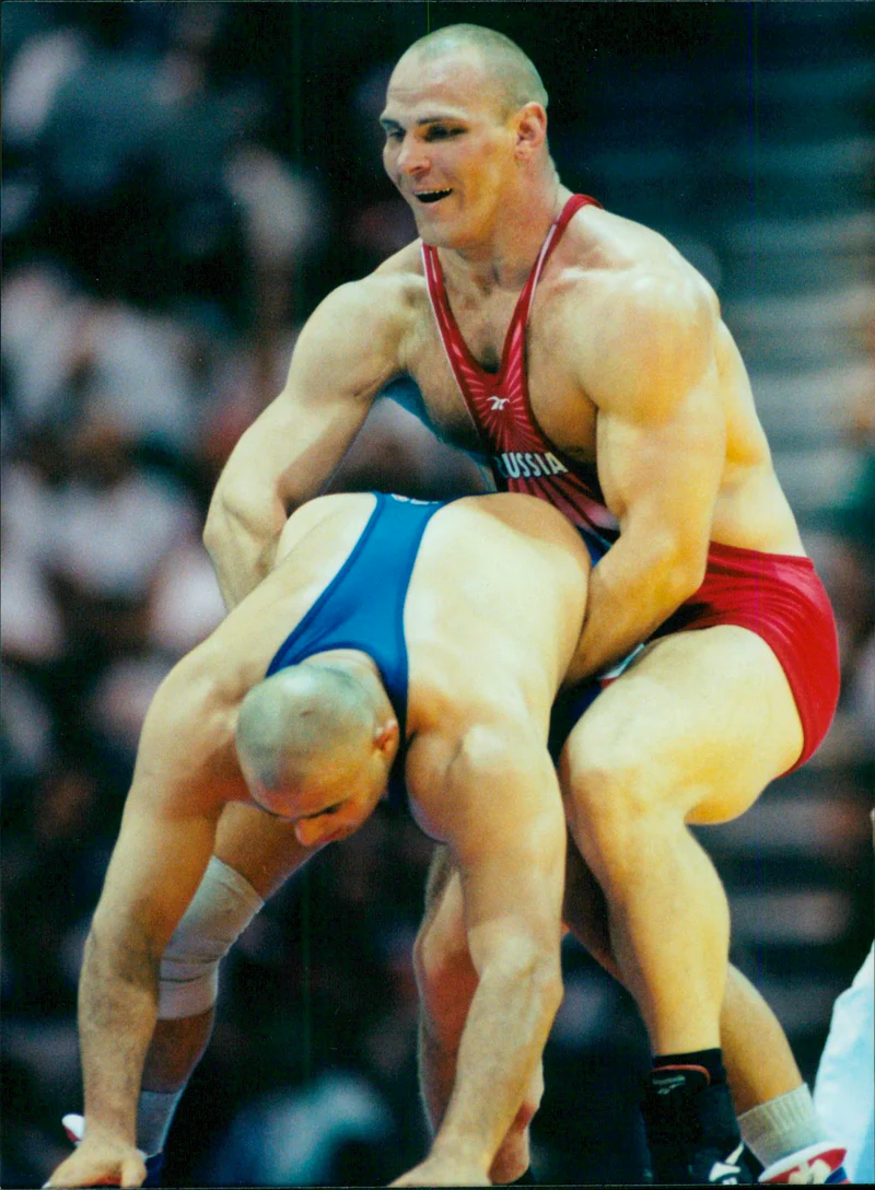 早在mma尚未形成气候,ufc第一期还未开赛之时,亚历山大绝对是当之无愧