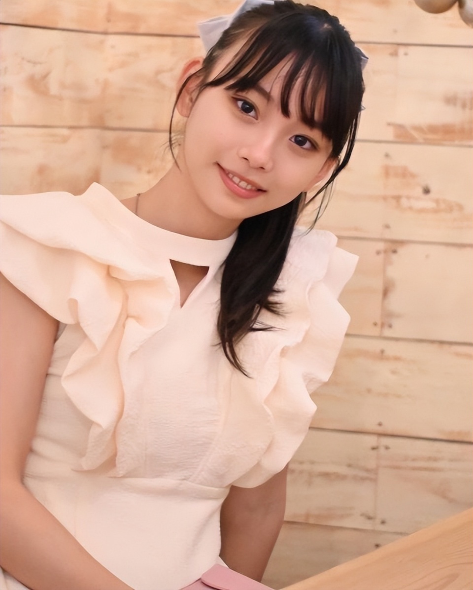 假面骑士歌查德女主新写真青春版刃唯阿演技有待提高身材真不错