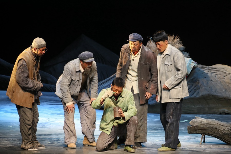 话剧八步沙敦煌首演