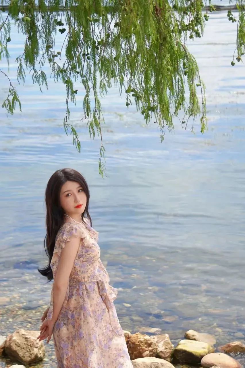 这颜值这气质哇哦商学院 曹梦然商学院率先申请出战202