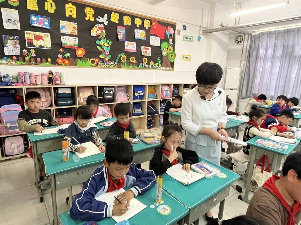 郑州高新区外国语小学五龙口校区四星督导评共赴出彩成长路