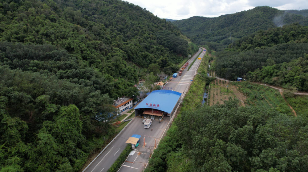 9月11日上午,中国勐满——老挝班海,中国勐润——老挝孟莫边民通道