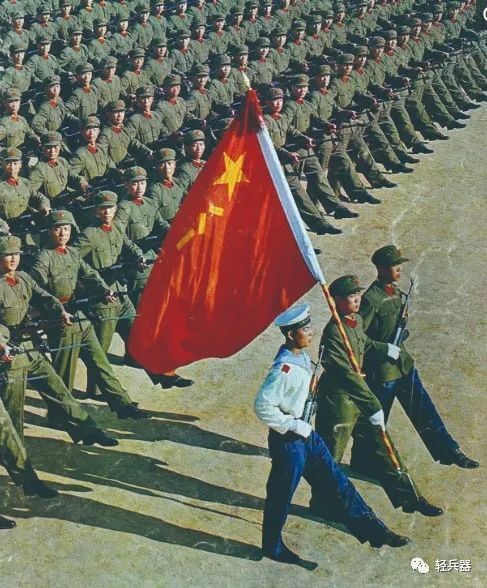 身穿65式军服的我军三军指战员1979年对越自卫反击战时期的65式军服