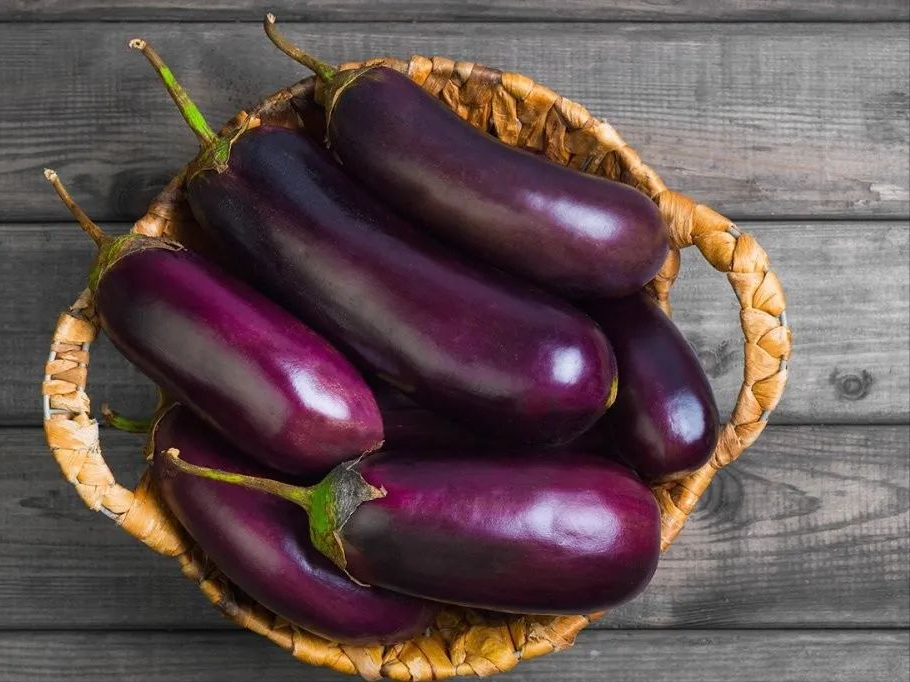 茄子不能乱吃?,很多人还不知道!医生提醒:这"3类人"尽量少吃_腾讯新闻