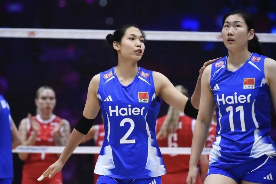 3-1，中国女排轻松拿下波兰，庄宇珊砍下24分，三胜收官！_腾讯新闻
