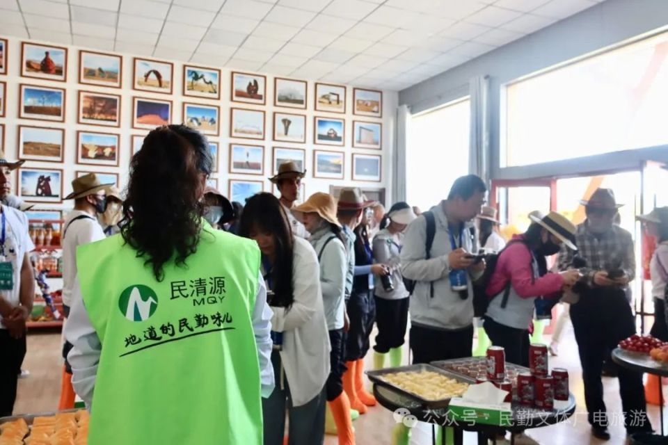 文创产品展区,特色农产品展区,摘星小镇天