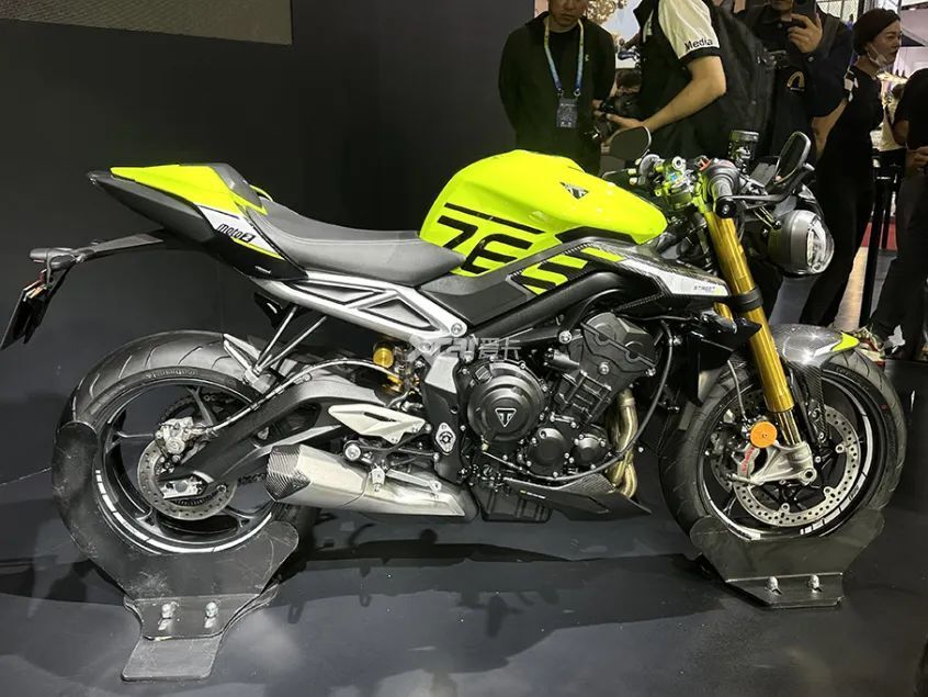 凯旋发布streettriple 765 moto2特别版_腾讯新闻