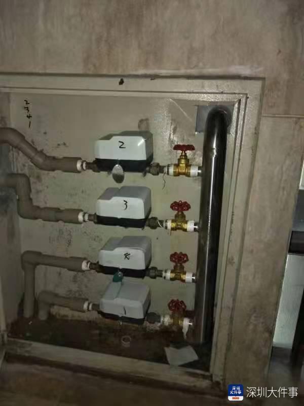 龙华一小区住户换水表后水费"翻倍",月均超三百元