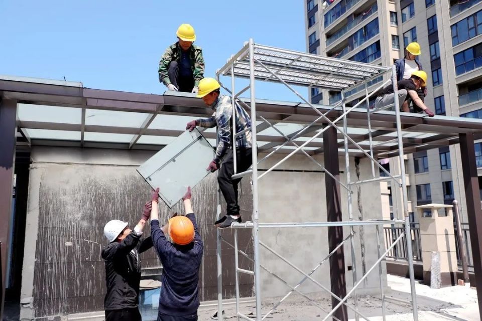 紧急丨台州新都会小区16户违规搭建阳光房7日内拆完_腾讯新闻