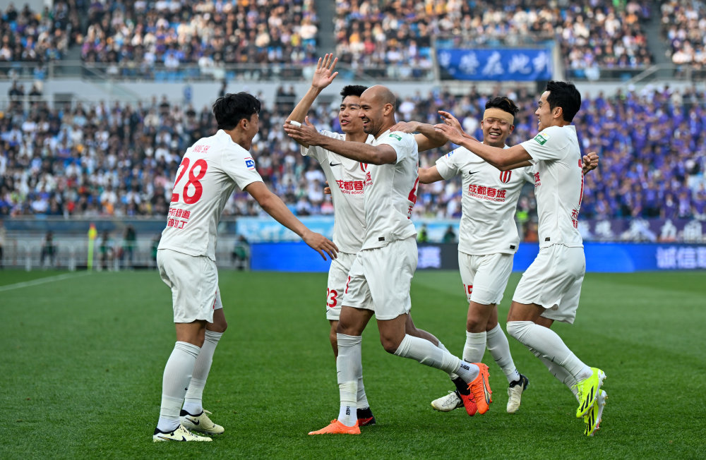 足球——中超:天津津门虎不敌成都蓉城(2)_腾讯新闻