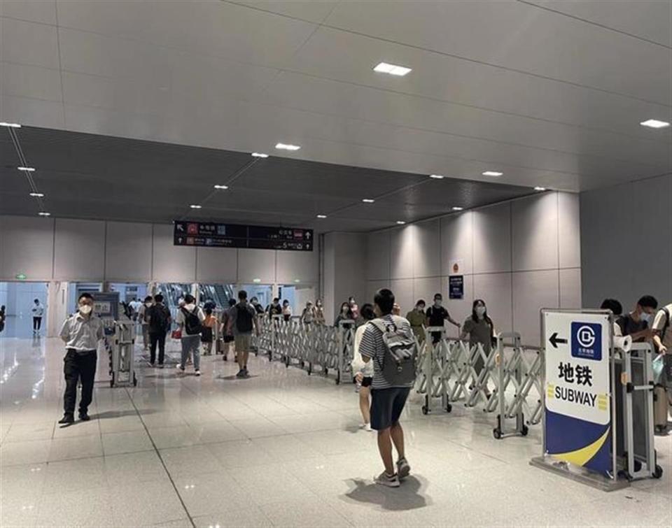 地铁和高铁能否“安检互认”？至少应该可以“单方互信”_腾讯新闻