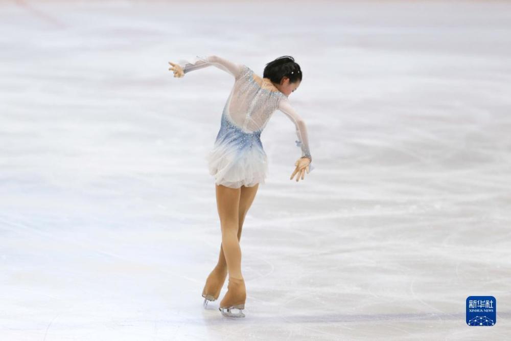 当日,2022/2023赛季全国花样滑冰冠军赛在山东青岛举行.