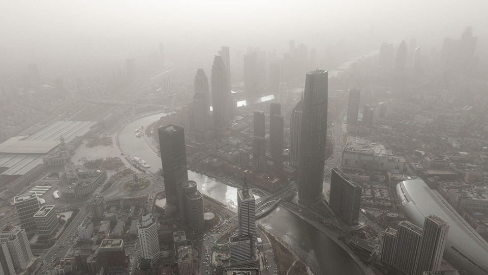 直击|沙尘暴黄色预警:北方十余省区市有扬沙或浮尘天气_腾讯新闻