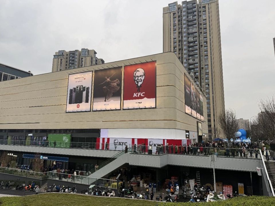人气爆棚！从长久沉寂到开业，重庆巴滨路知名商业体迎来新生_腾讯新闻