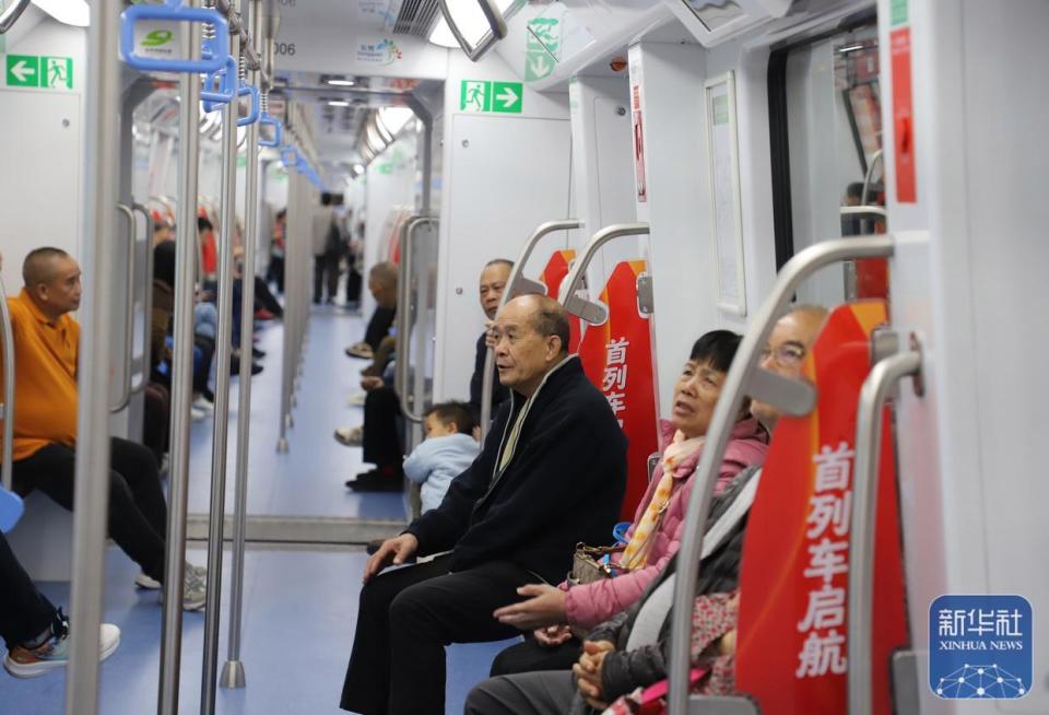 东莞地铁1号线开通！时速120公里“提速”湾区互联，深莞“一小时生活圈”扩容_腾讯新闻