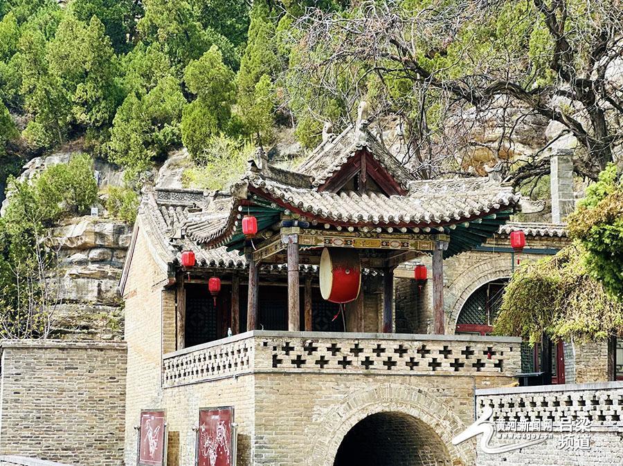 和谐与灵感的相遇探索安国寺的古韵与美景