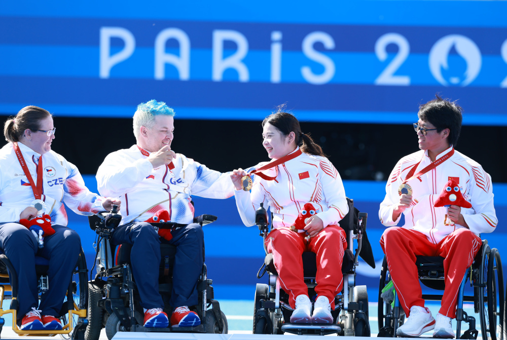 射箭——张天鑫/陈敏仪夺得混合团体w1级冠军