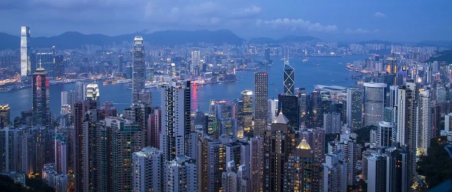 不装了这座超一线城市加码抢人