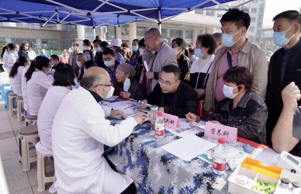 心身科,營養科以及空軍軍醫大學西京醫院986醫院內分泌科等科室參加了