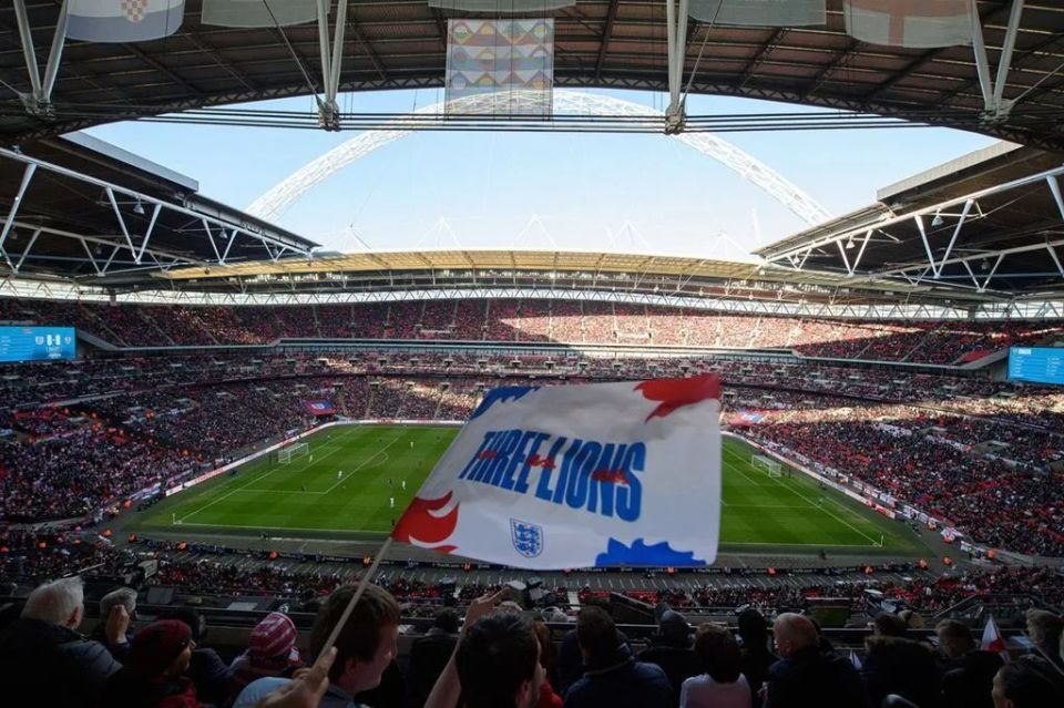 话题| 2028欧洲杯,老特拉福德&安菲尔德为何没资格办赛?_腾讯新闻