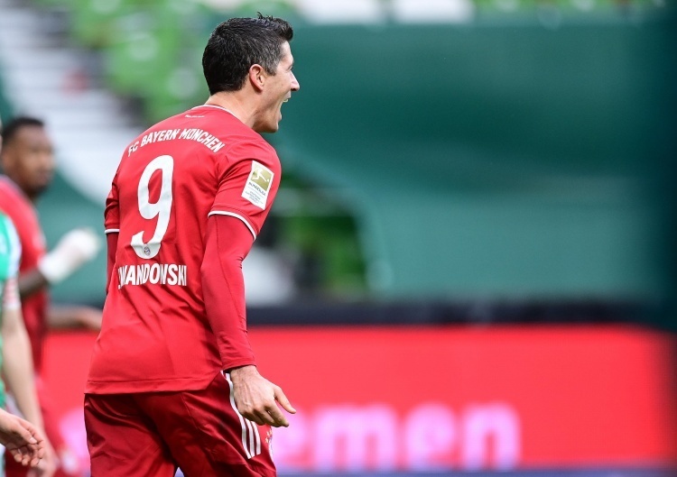 36岁还在输出老将莱万双响10场9球2助欧冠已96球百球近在眼前