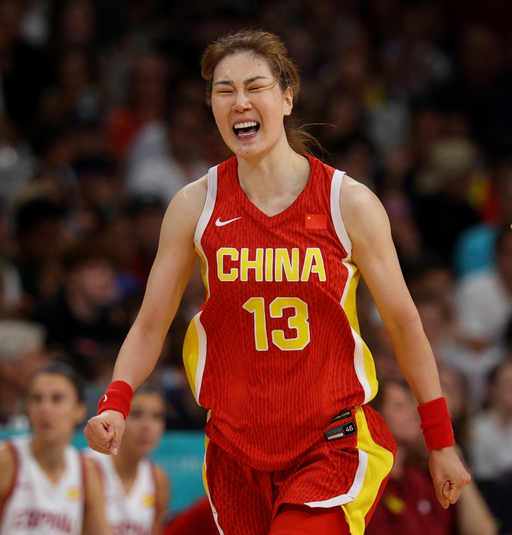 本场比赛,中国女篮中锋孙梦然高效发挥,在15分钟的出场时间里5投4中