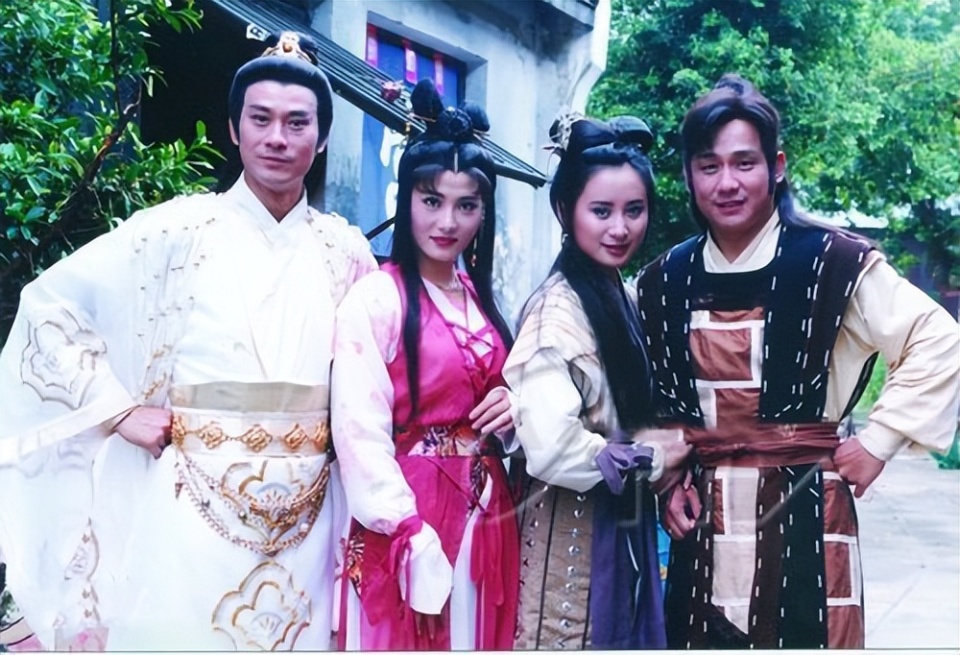 郑少秋在饰演《香帅传奇》中的楚留香时,虽已人至中年,再有前几次饰演