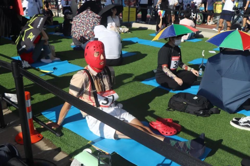 东西方都举办过的"发呆大赛",为何又鬼畜又治愈?