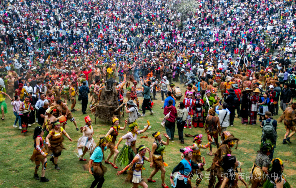 弥勒祭火节,不一样的人间烟火!