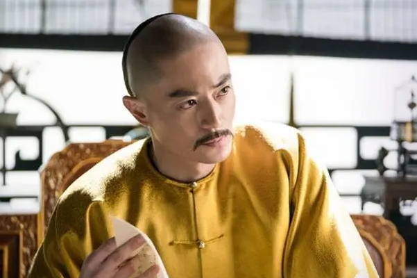 他是乾隆帝的"父亲",屡遭乾隆帝贬斥,以爱哭闻名