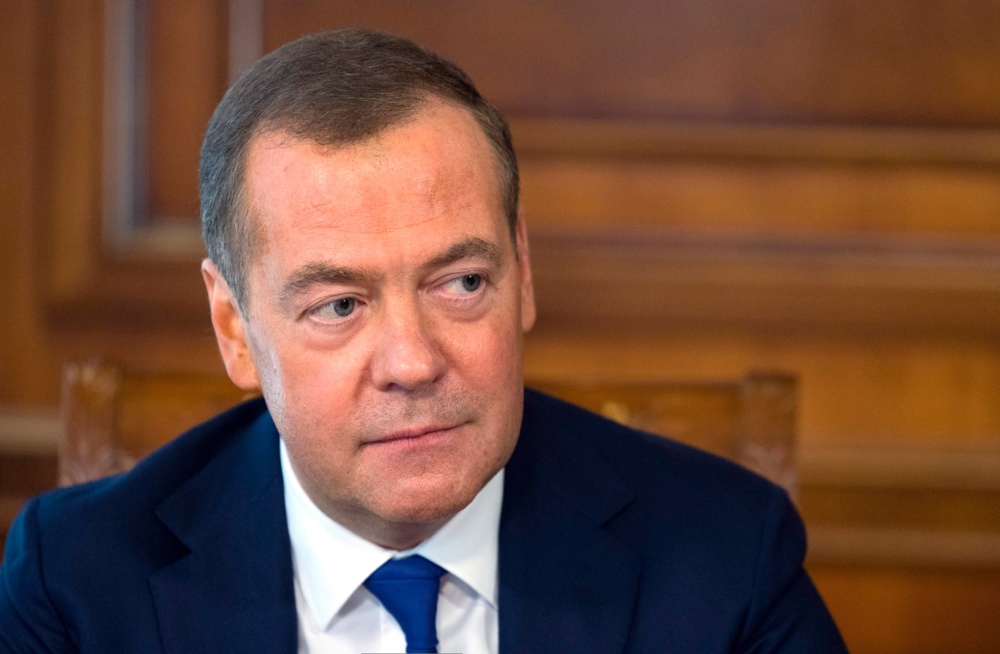 要动用核武器梅德韦杰夫划出红线英国不死心宣布将持续援乌