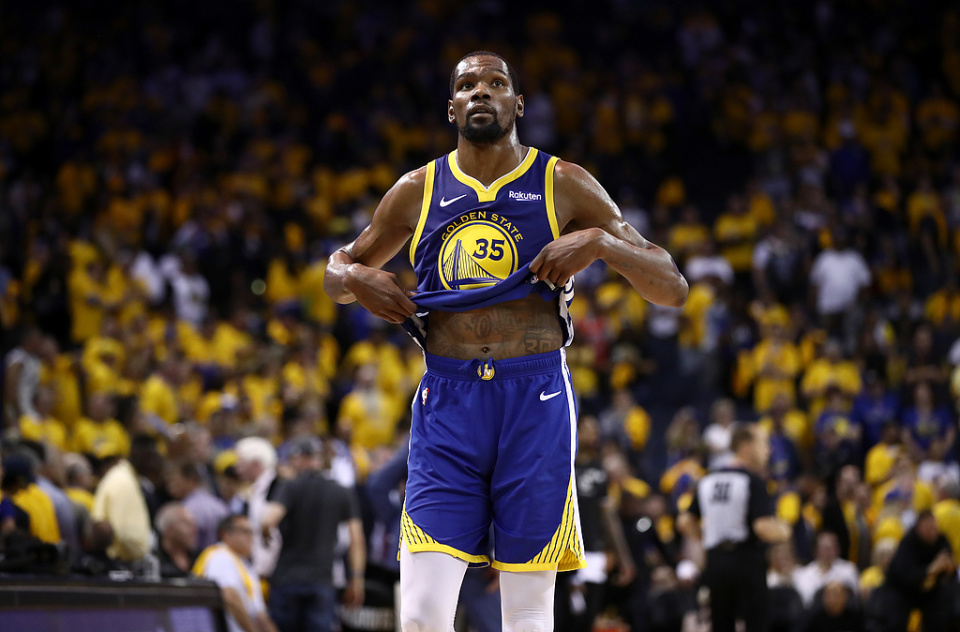 NBA35岁+场均得分榜，詹姆斯27.2分居首！库里26.8分第3，科比第8_腾讯新闻