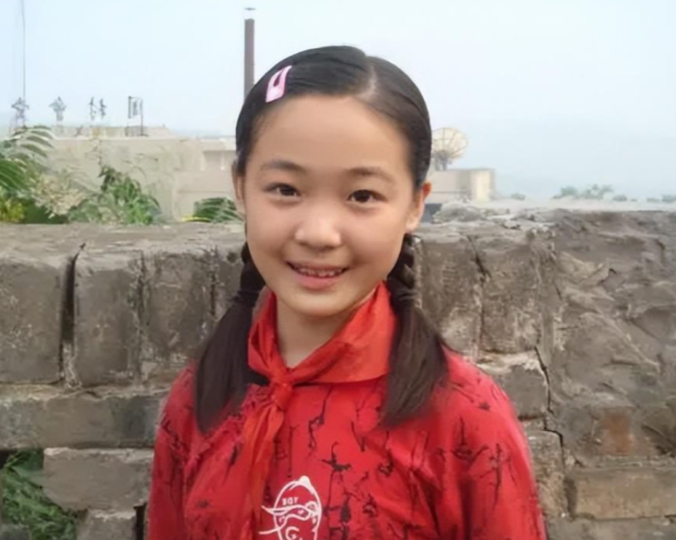 小花齐如意:7岁出道,12岁爆红,当红时出国留学,如今无戏可拍_腾讯新闻