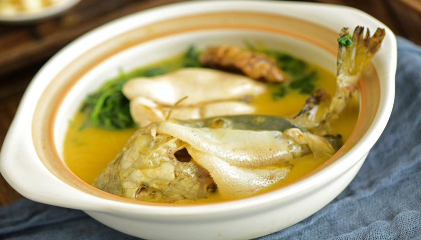 "蒌蒿满地芦芽短,正是河豚欲上时",在长江沿岸,河豚与刀鱼,鲥鱼并称为