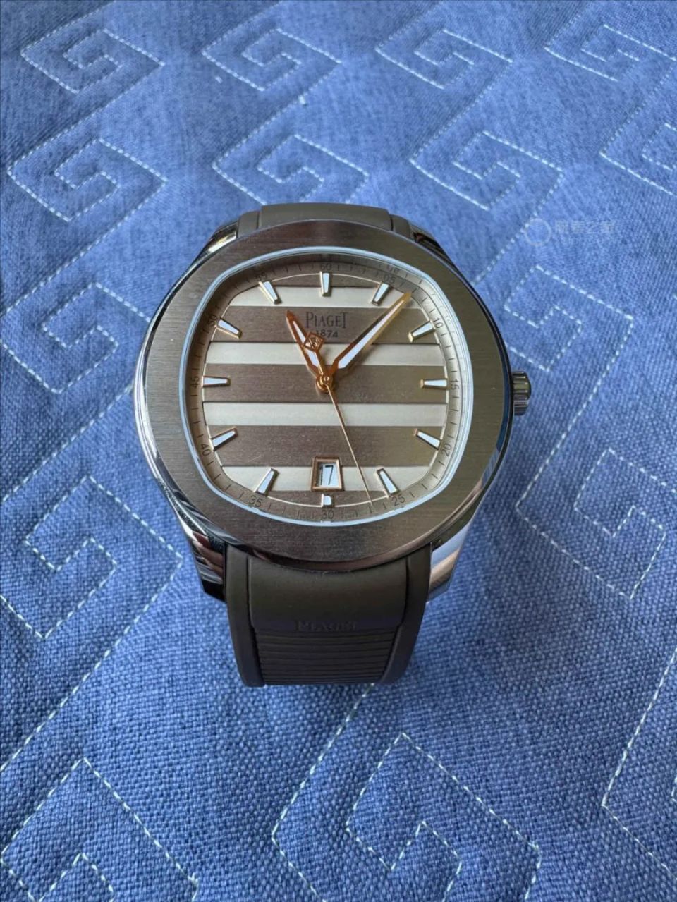 近期的首发表款来了,第一只就壕气十足